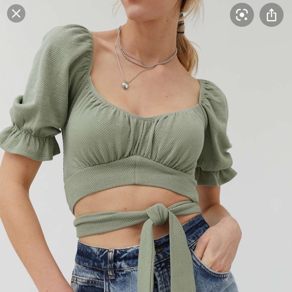 NWOT UO Annie wrap crop top green size M